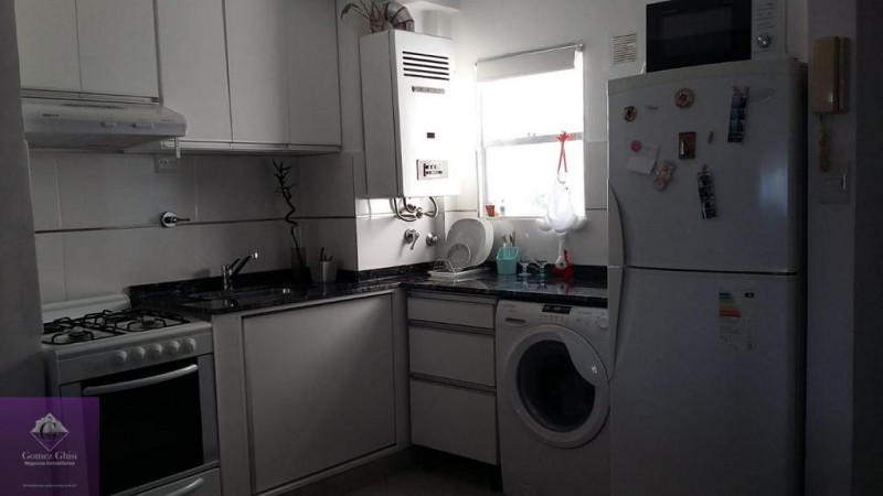 INMOBILIARIA GOMEZ GHISI Y D. FENES NEG INMOB. VENDEN: