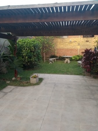 INMOBILIARIA GOMEZ GHISI Y D. FENES NEG INMOB. VENDEN: