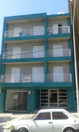 INMOBILIARIA GOMEZ GHISI Y D. FENES NEG INMOB. ALQUILAN: