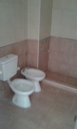 INMOBILIARIA GOMEZ GHISI Y D. FENES NEG INMOB. VENDEN: