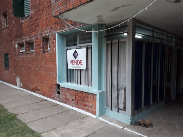 INMOBILIARIA GOMEZ GHISI Y D. FENES NEG INMOB. VENDEN: