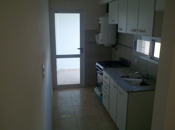 INMOBILIARIA GOMEZ GHISI Y D. FENES NEG INMOB. ALQUILAN: