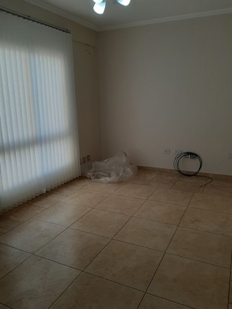 INMOBILIARIA GOMEZ GHISI Y D. FENES NEG INMOB. ALQUILAN: