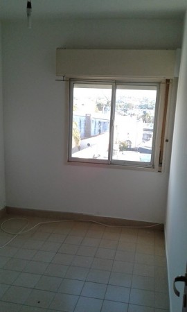 INMOBILIARIA GOMEZ GHISI Y D. FENES NEG INMOB. ALQUILAN: