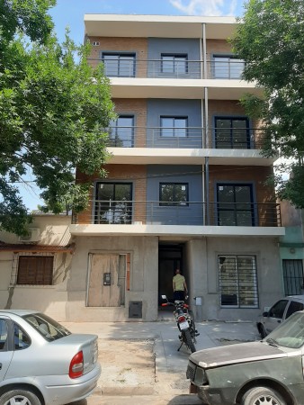 INMOBILIARIA GOMEZ GHISI Y D. FENES NEG INMOB. VENDEN: