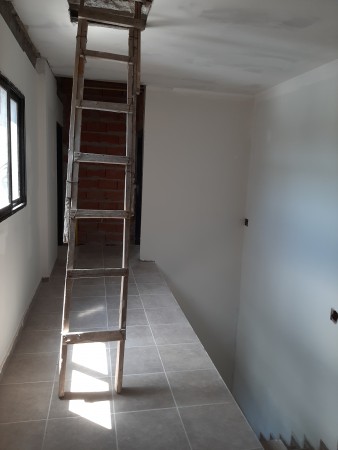 INMOBILIARIA GOMEZ GHISI Y D. FENES NEG INMOB. VENDEN: