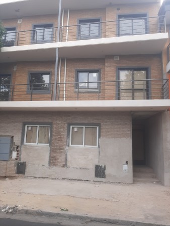 INMOBILIARIA GOMEZ GHISI Y D. FENES NEG INMOB. VENDEN: