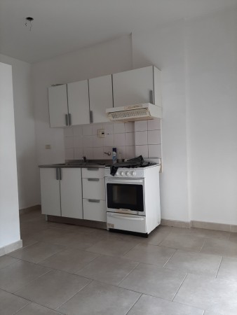 INMOBILIARIA GOMEZ GHISI Y D. FENES NEG INMOB. ALQUILAN: