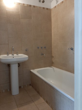 INMOBILIARIA GOMEZ GHISI Y D. FENES NEG INMOB. ALQUILAN: