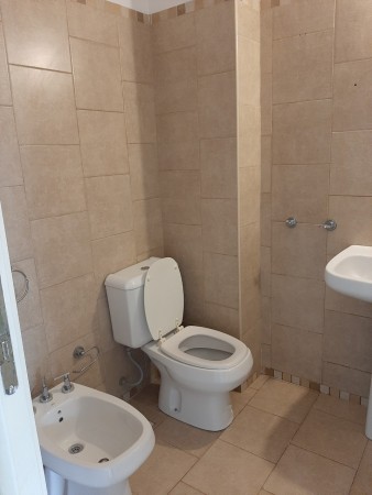 INMOBILIARIA GOMEZ GHISI Y D. FENES NEG INMOB. ALQUILAN: