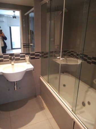 INMOBILIARIA GOMEZ GHISI Y D. FENES NEG INMOB. ALQUILAN: