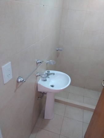 INMOBILIARIA GOMEZ GHISI Y D. FENES NEG INMOB. ALQUILAN: