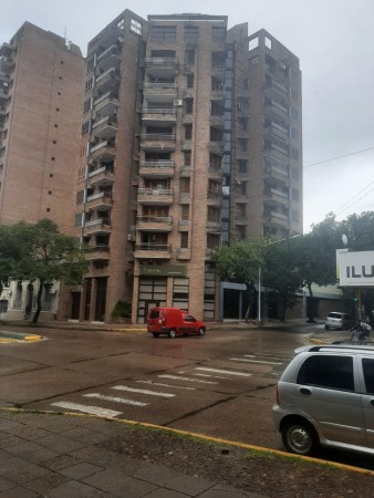 INMOBILIARIA GOMEZ GHISI Y D. FENES NEG INMOB. ALQUILAN: