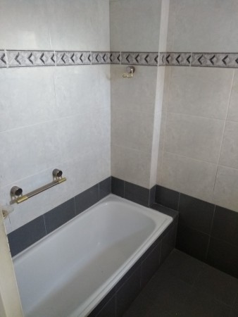 INMOBILIARIA GOMEZ GHISI Y D. FENES NEG INMOB. ALQUILAN: