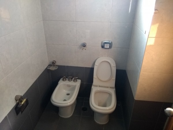 INMOBILIARIA GOMEZ GHISI Y D. FENES NEG INMOB. ALQUILAN: