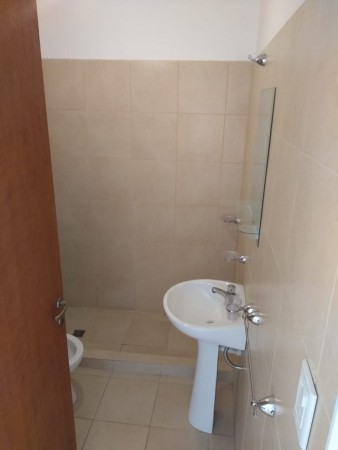 INMOBILIARIA GOMEZ GHISI Y D. FENES NEG INMOB. VENDEN: