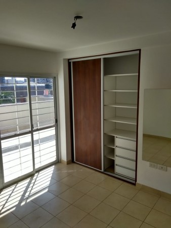 INMOBILIARIA GOMEZ GHISI Y D. FENES NEG INMOB. VENDEN: