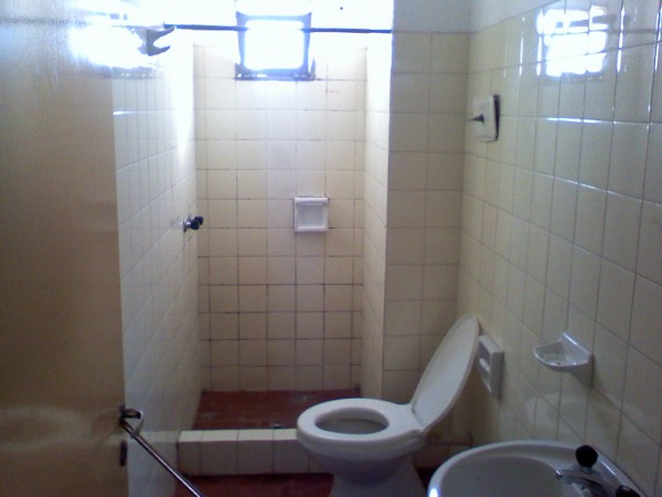 INMOBILIARIA GOMEZ GHISI Y D. FENES NEG INMOB. VENDEN: