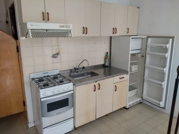 INMOBILIARIA GOMEZ GHISI Y D. FENES NEG INMOB. ALQUILAN: