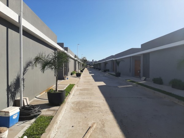 INMOBILIARIA GOMEZ GHISI Y D. FENES NEG INMOB. VENDEN: