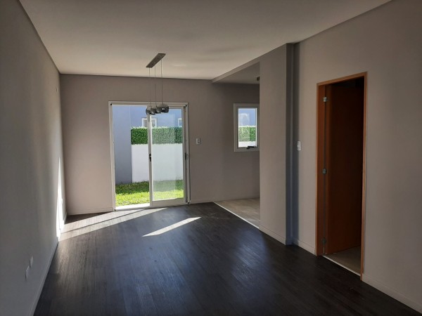 INMOBILIARIA GOMEZ GHISI Y D. FENES NEG INMOB. VENDEN: