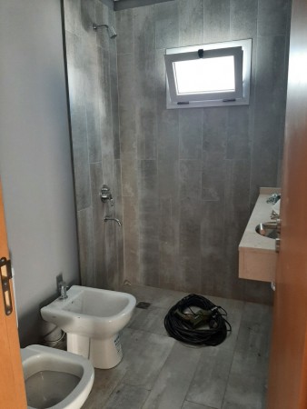 INMOBILIARIA GOMEZ GHISI Y D. FENES NEG INMOB. VENDEN: