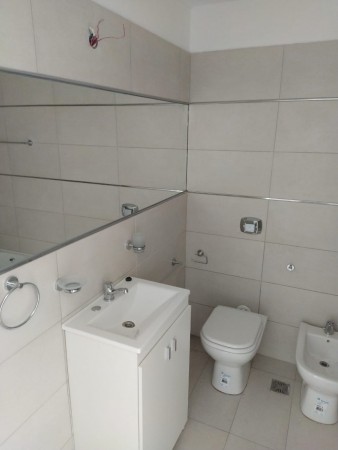 INMOBILIARIA GOMEZ GHISI Y D. FENES NEG INMOB. ALQUILAN: