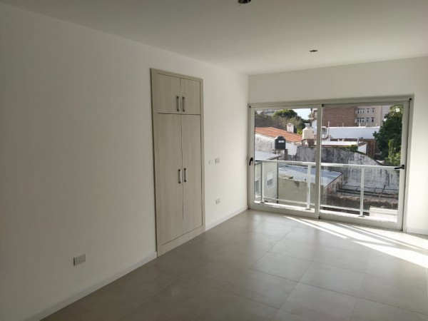 INMOBILIARIA GOMEZ GHISI Y D. FENES NEG INMOB. ALQUILAN: