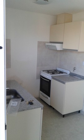 INMOBILIARIA GOMEZ GHISI Y D. FENES NEG INMOB. ALQUILAN: