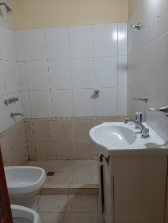 INMOBILIARIA GOMEZ GHISI Y D. FENES NEG INMOB. ALQUILAN: