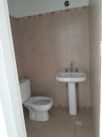 INMOBILIARIA GOMEZ GHISI Y D. FENES NEG INMOB. ALQUILAN: