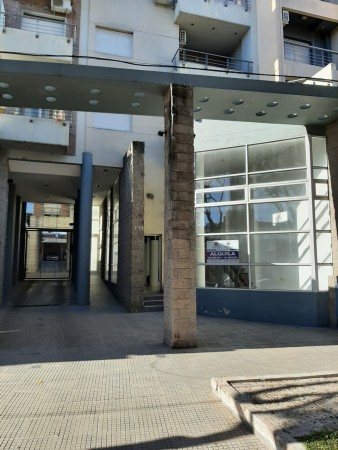 INMOBILIARIA GOMEZ GHISI Y D. FENES NEG INMOB. ALQUILAN: