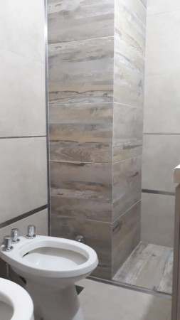 INMOBILIARIA GOMEZ GHISI Y D. FENES NEG INMOB. ALQUILAN: