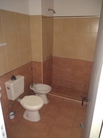 INMOBILIARIA GOMEZ GHISI Y D. FENES NEG INMOB. ALQUILAN: