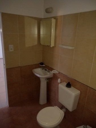 INMOBILIARIA GOMEZ GHISI Y D. FENES NEG INMOB. ALQUILAN: