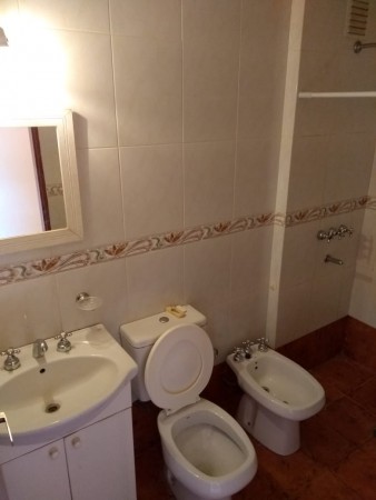 INMOBILIARIA GOMEZ GHISI Y D. FENES NEG INMOB. ALQUILAN: