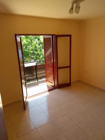 INMOBILIARIA GOMEZ GHISI Y D. FENES NEG INMOB. ALQUILAN: