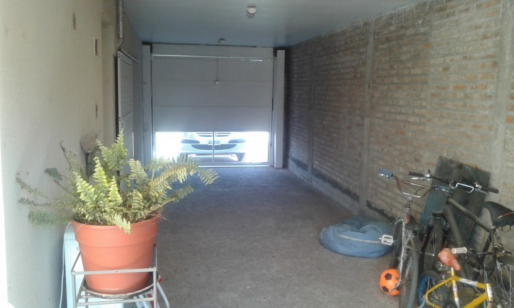 INMOBILIARIA GOMEZ GHISI Y D. FENES NEG INMOB. VENDEN: