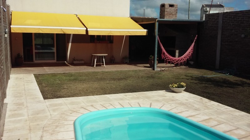 INMOBILIARIA GOMEZ GHISI Y D. FENES NEG INMOB. VENDEN: