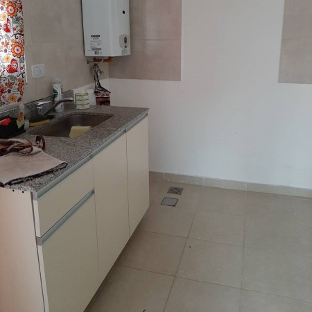 VENDEMOS DPTO 1 Dormitorio con cochera calle Salta 849: