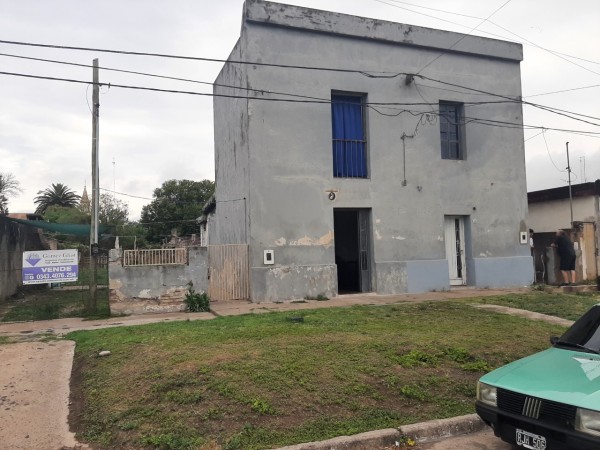 INMOBILIARIA GOMEZ GHISI Y D. FENES NEG INMOB. VENDEN: