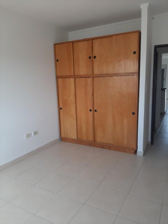 INMOBILIARIA GOMEZ GHISI Y D. FENES NEG INMOB. ALQUILAN: