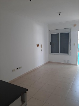 INMOBILIARIA GOMEZ GHISI Y D. FENES NEG INMOB. ALQUILAN: