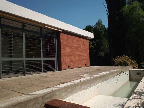 INMOBILIARIA GOMEZ GHISI Y D. FENES NEG INMOB. ALQUILAN: