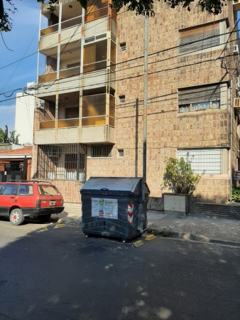 INMOBILIARIA GOMEZ GHISI Y D. FENES NEG INMOB. ALQUILAN: