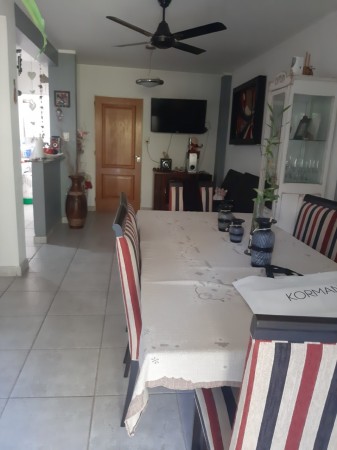 INMOBILIARIA GOMEZ GHISI Y D. FENES NEG INMOB. VENDEN: