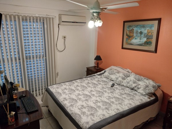 INMOBILIARIA GOMEZ GHISI Y D. FENES NEG INMOB. VENDEN: