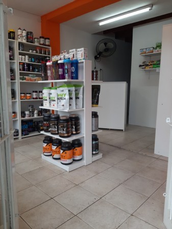 INMOBILIARIA GOMEZ GHISI Y D. FENES NEG INMOB. VENDEN: