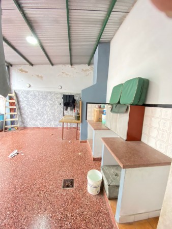 INMOBILIARIA GOMEZ GHISI Y D. FENES NEG INMOB. VENDEN: