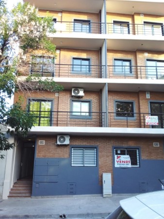 INMOBILIARIA GOMEZ GHISI Y D. FENES NEG INMOB. VENDEN: